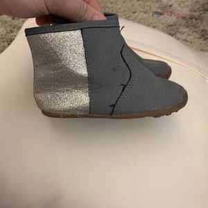 Carter’s size 6 boots